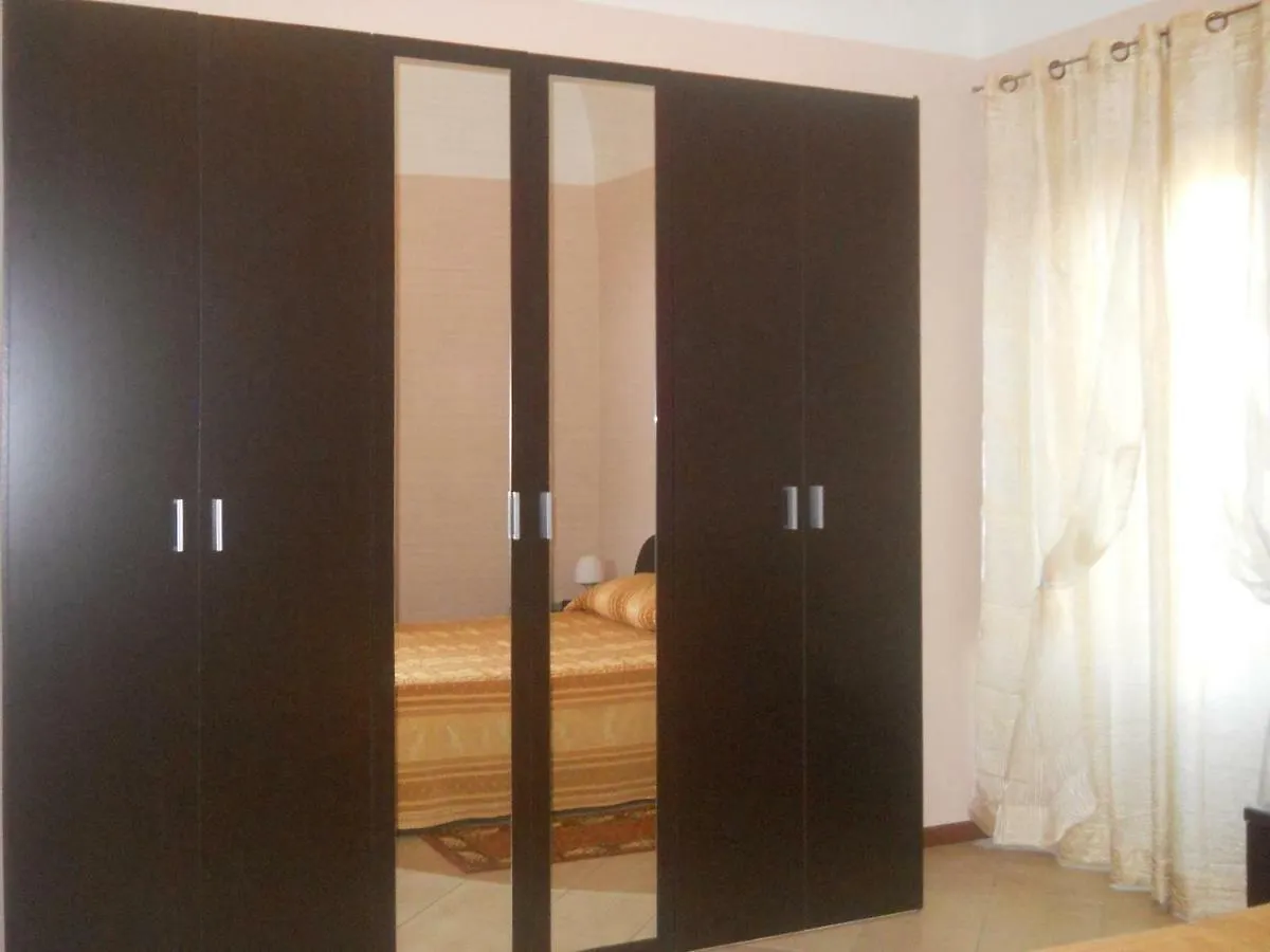 Bed and Breakfast Casa Maravigna Aeroporto di Catania Fontana Rossa 0*,  Italia